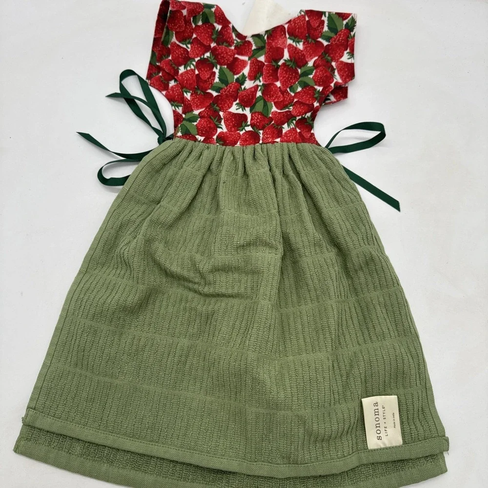**NEW** Sonoma Strawberries Oven Door Dress Kitchen Towel New Tags